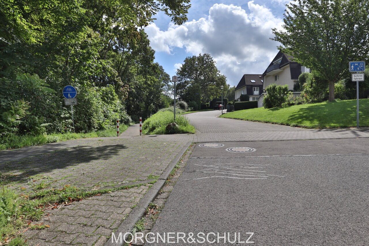 Anliegende Strasse