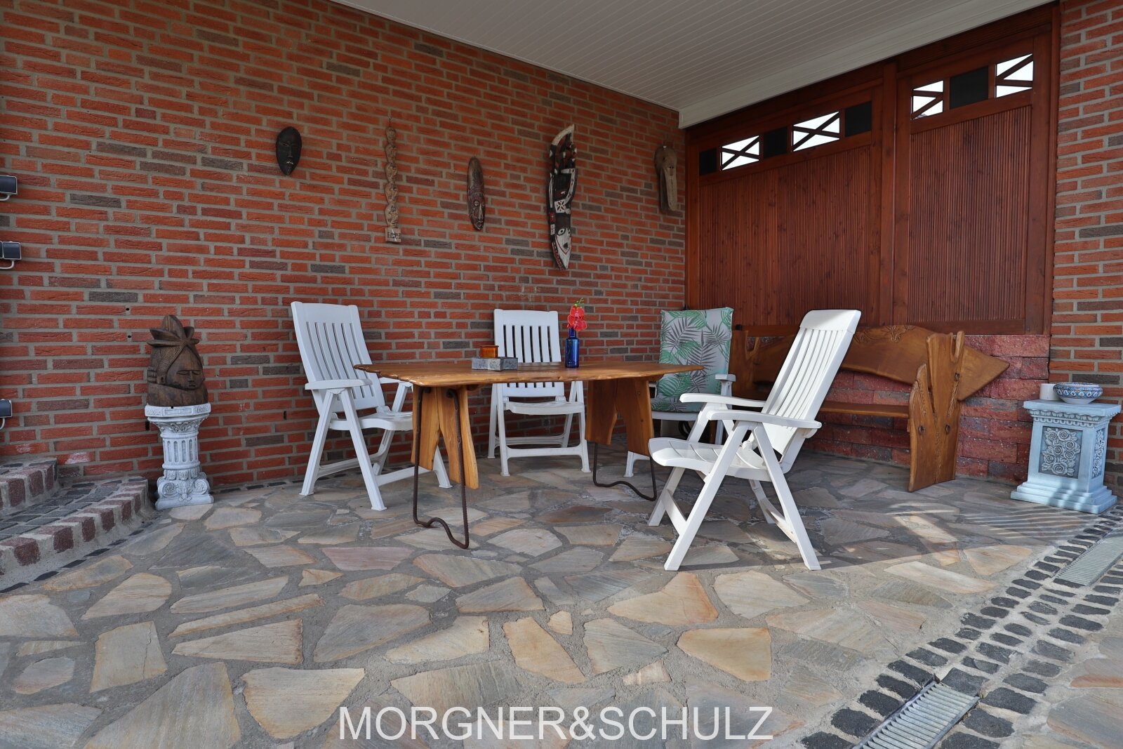 Terrasse mit Natursteinen